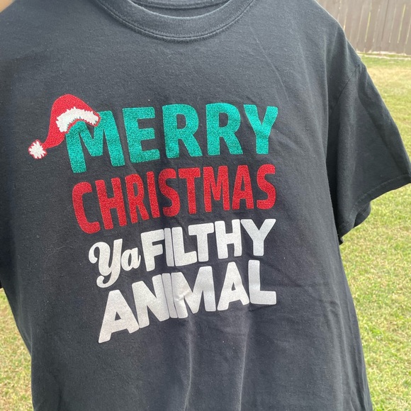 Gildan Tops - Merry Christmas ya filthy animal Home alone graphic tee